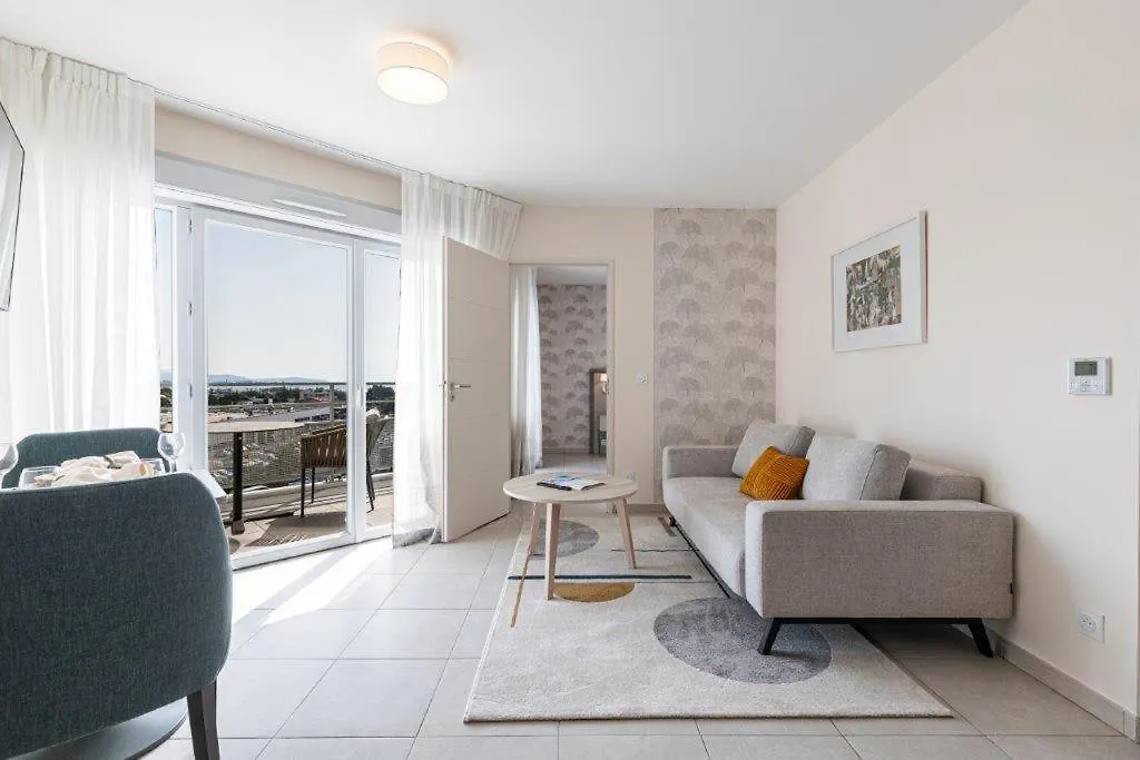 Marina Bay Hotel Villeneuve-Loubet 0*,