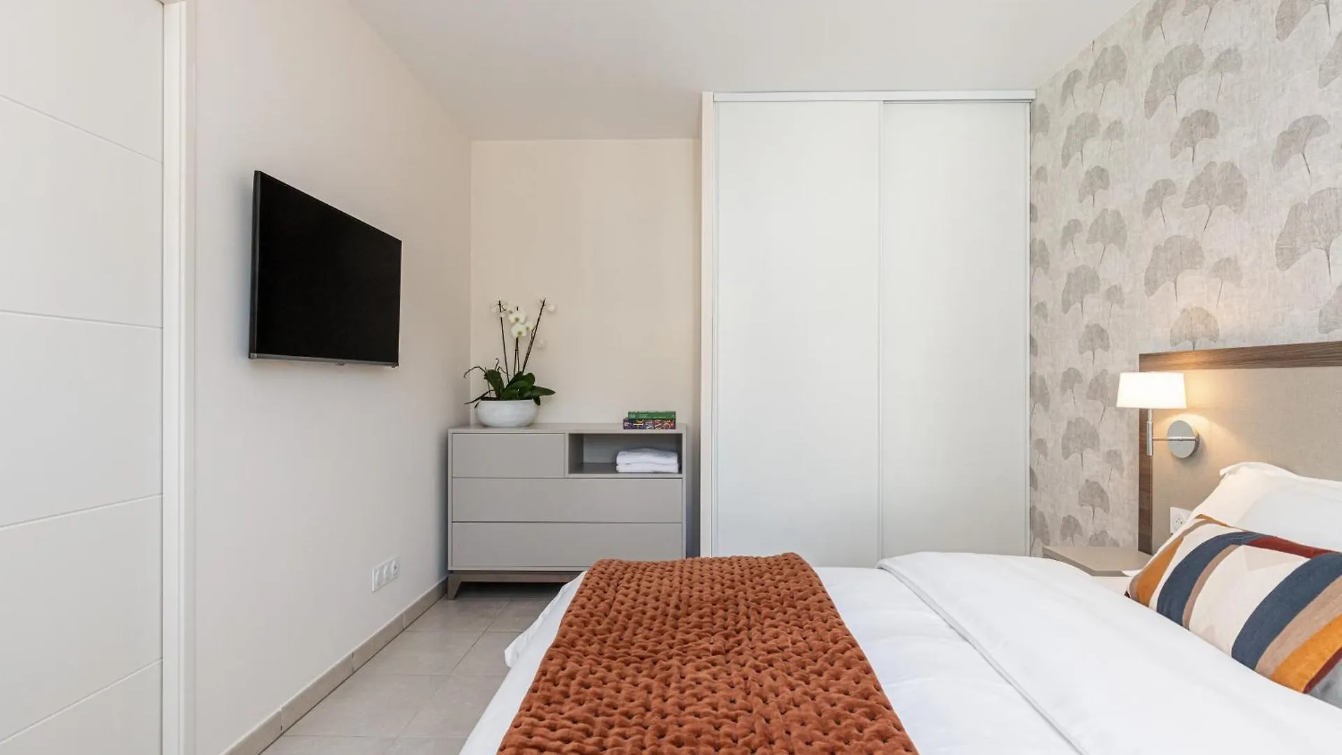 Marina Bay Hotel Villeneuve-Loubet Resort