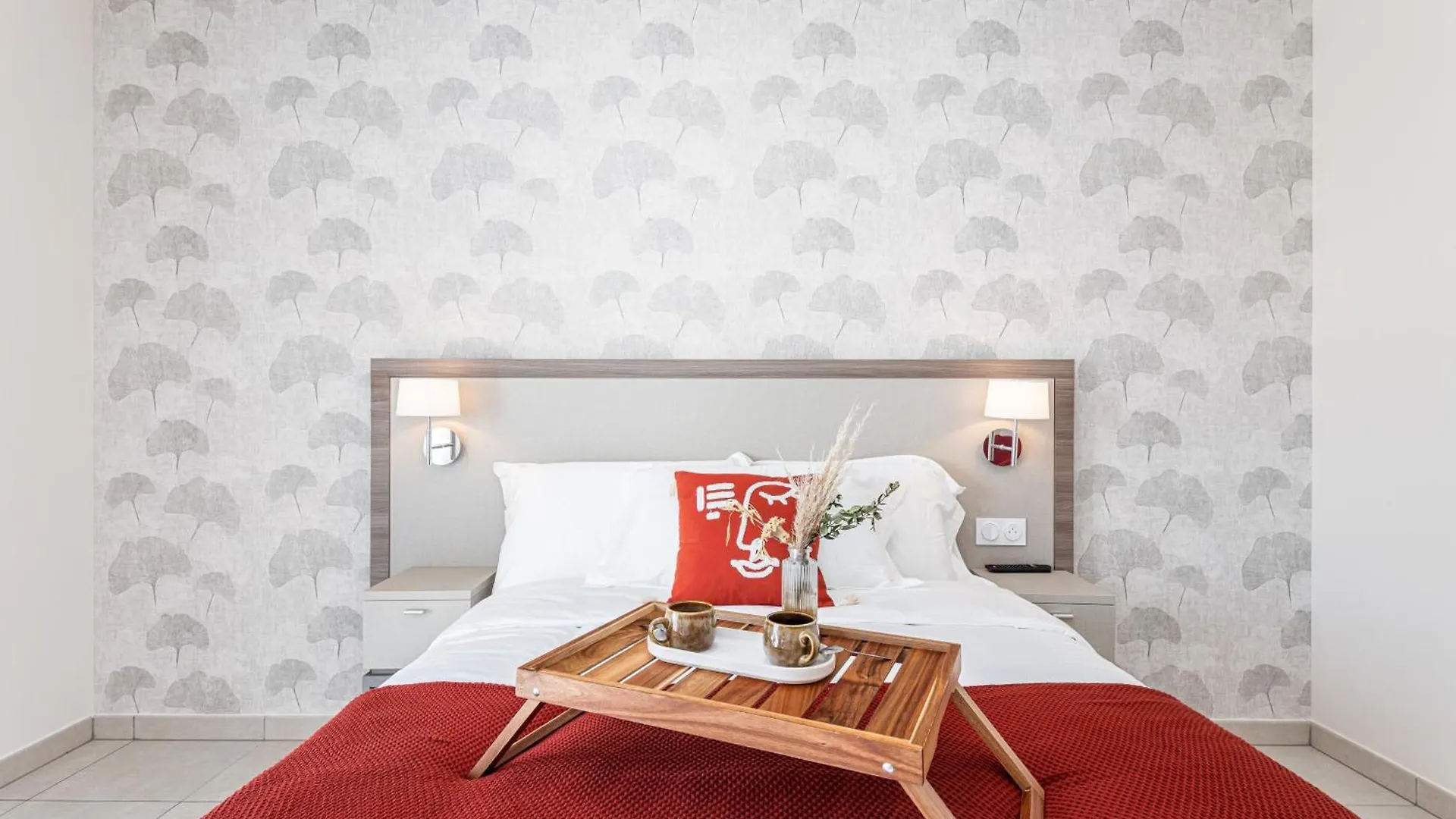 Marina Bay Hotel Villeneuve-Loubet 0*,