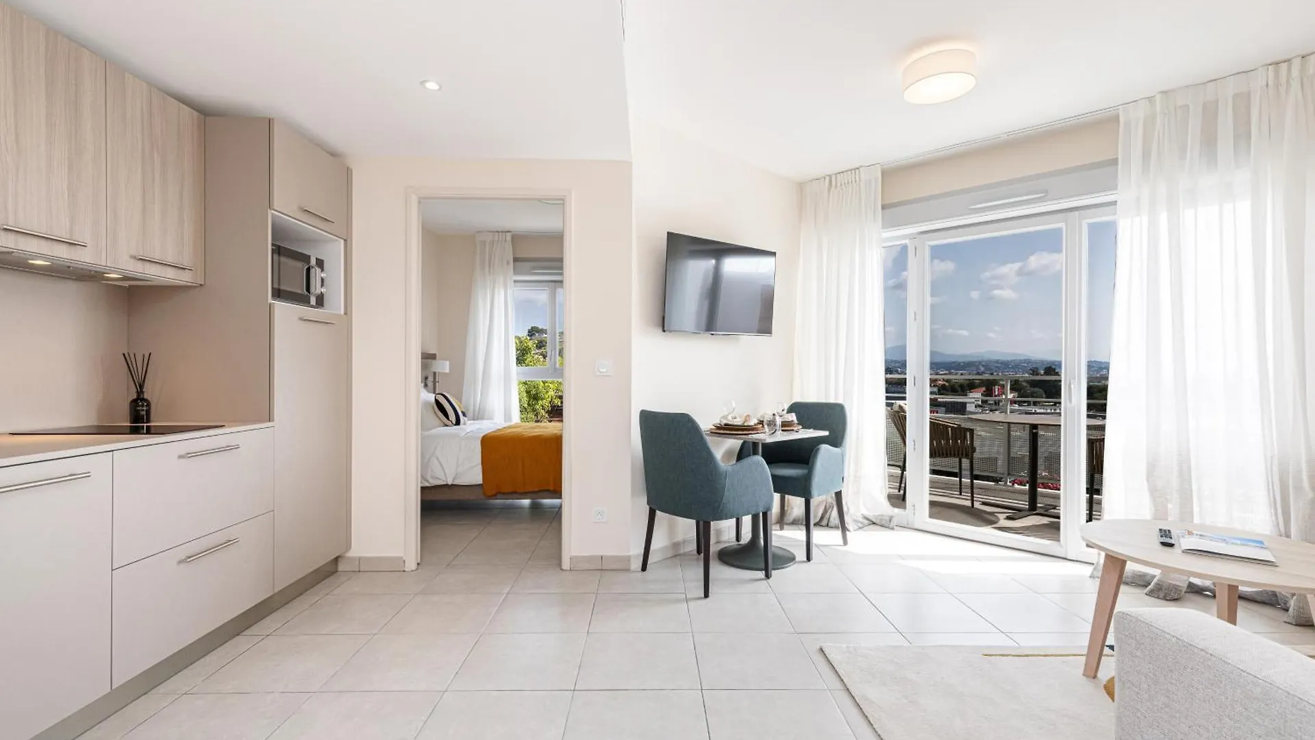 Marina Bay Hotel Villeneuve-Loubet Resort