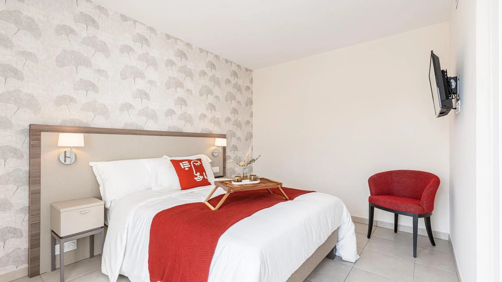 Marina Bay Hotel Villeneuve-Loubet Resort