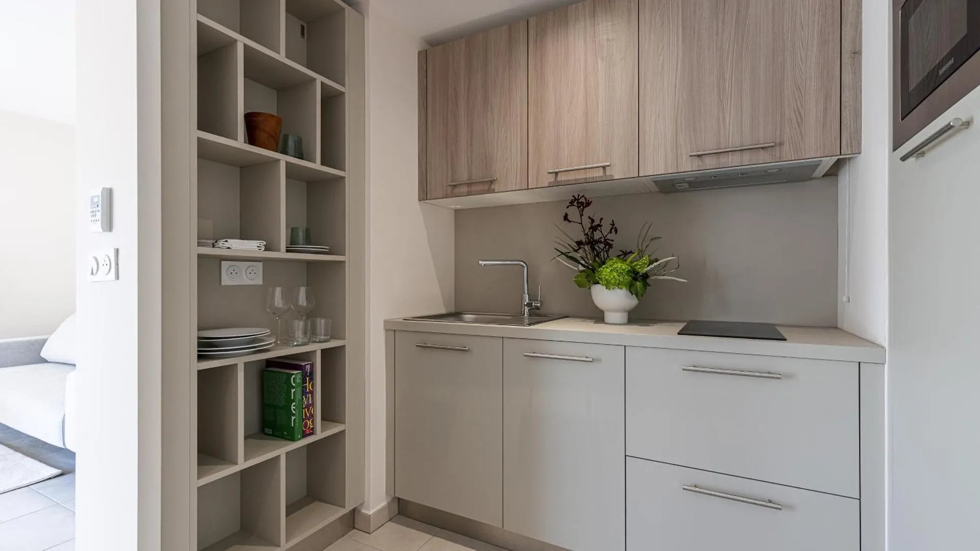 Marina Bay Hotel Villeneuve-Loubet